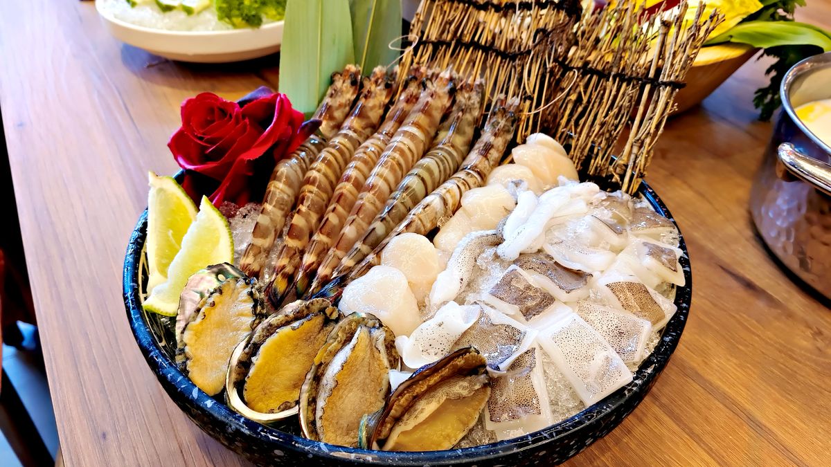 鶯歌美食推薦 吾王開鍋鶯歌旗艦店 日本 A5 和牛生蠔肉與松葉蟹腳的吃到飽盛宴 - 第12張圖 鶯歌美食推薦 吾王開鍋鶯歌旗艦店 日本 A5 和牛生蠔肉與松葉蟹腳的吃到飽盛宴