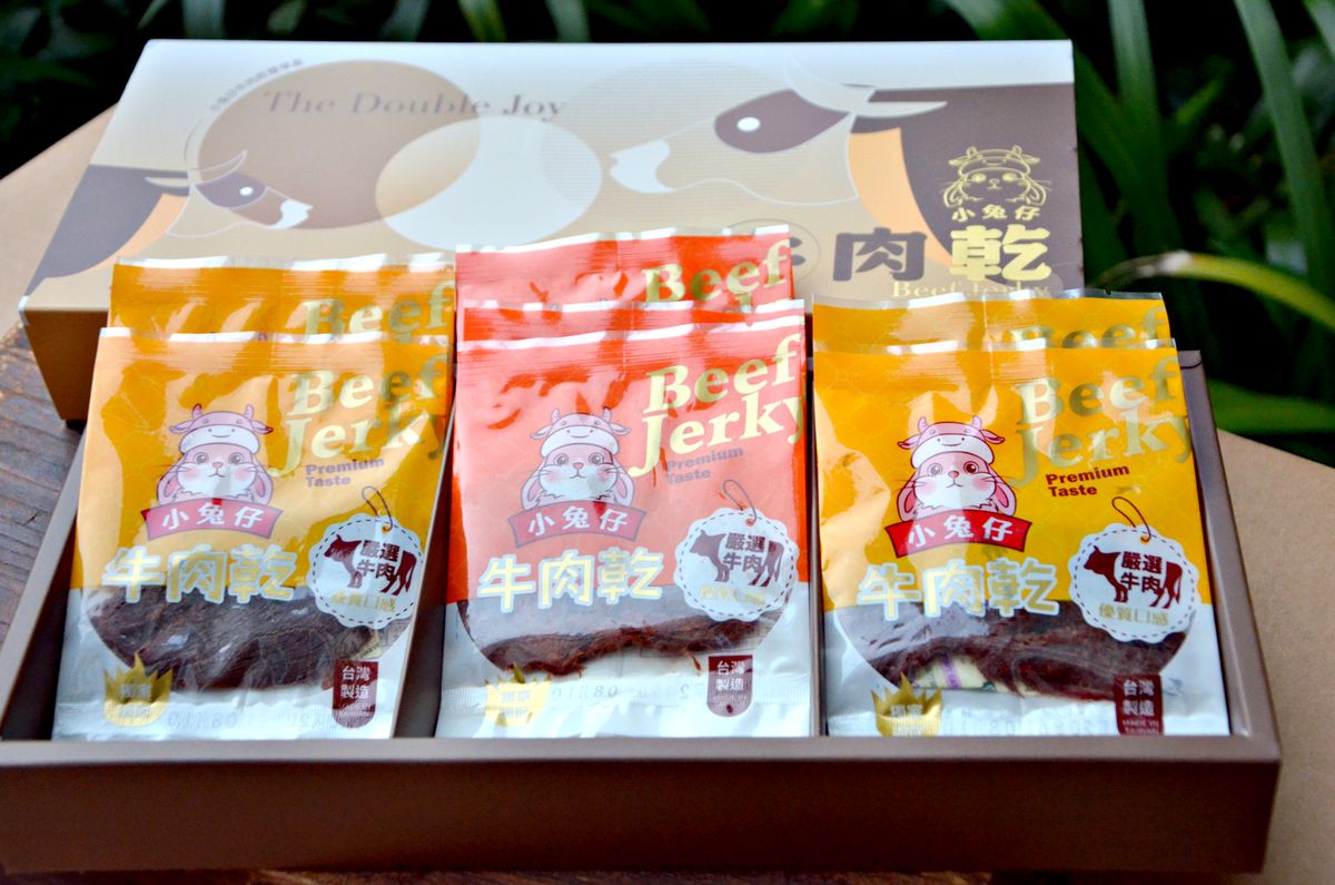小兔仔牛肉乾 新莊隱藏版40年牛肉乾老廠 私心最推黑胡椒牛肉乾,辦公室必囤零食伴手禮首選 - 第9張圖 小兔仔牛肉乾 新莊隱藏版40年牛肉乾老廠 私心最推黑胡椒牛肉乾,辦公室必囤零食伴手禮首選
