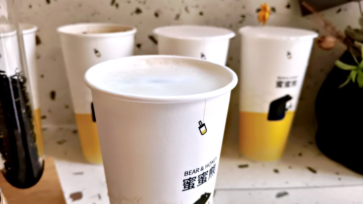 新店手搖飲推薦 蜜蜜熊 Bear & Honey 在地茶葉與100%龍眼蜜的純粹清爽風味