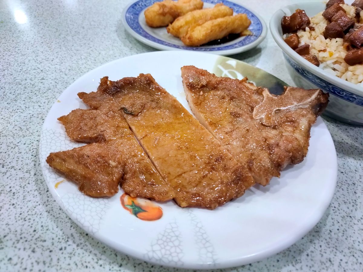 濱江市場美食推薦 金仙魚丸店總店 滿滿膠質魯肉飯與好吃炸排骨,中山區便當人氣老店 - 第10張圖 濱江市場美食推薦 金仙魚丸店總店 滿滿膠質魯肉飯與好吃炸排骨,中山區便當人氣老店