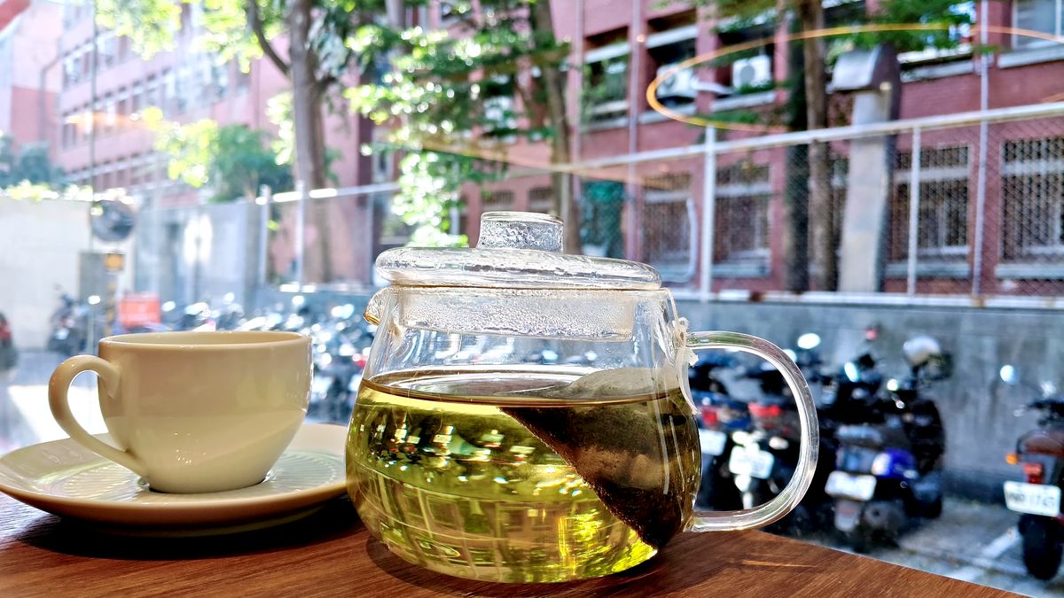 師大不限時深夜咖啡廳 就諦書屋CaféJiudi 每個座位都有插座的筆電友善空間 - 第4張圖 師大不限時深夜咖啡廳 就諦書屋CaféJiudi 每個座位都有插座的筆電友善空間
