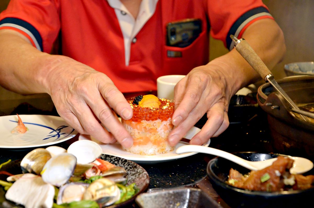 台北大安區美食 囍聚精緻鍋物 台北活體海鮮火鍋推薦 桌邊剝蟹貼心服務 帶長輩聚餐慶生首選 - 第14張圖 台北大安區美食 囍聚精緻鍋物 台北活體海鮮火鍋推薦 桌邊剝蟹貼心服務 帶長輩聚餐慶生首選