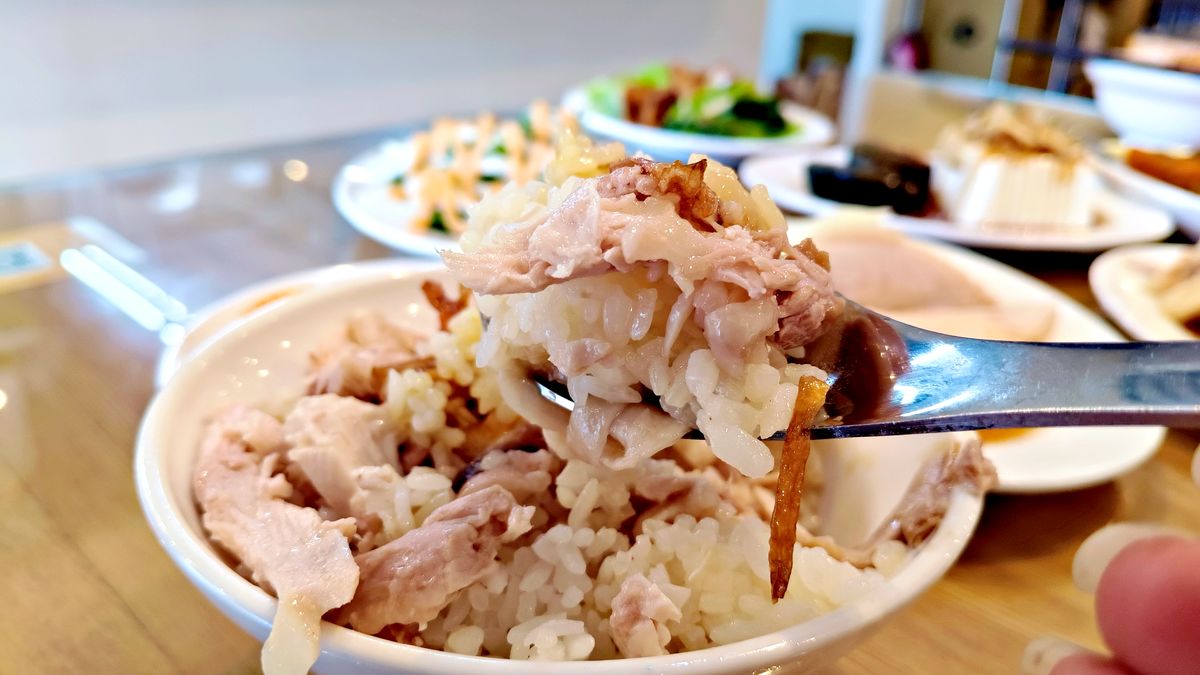 中和 獅埜火雞肉飯 嘉義老店古大灶直營 提供免費冷飲 捷運中原站4分鐘的午餐新選擇 - 第8張圖 中和 獅埜火雞肉飯 嘉義老店古大灶直營 提供免費冷飲 捷運中原站4分鐘的午餐新選擇