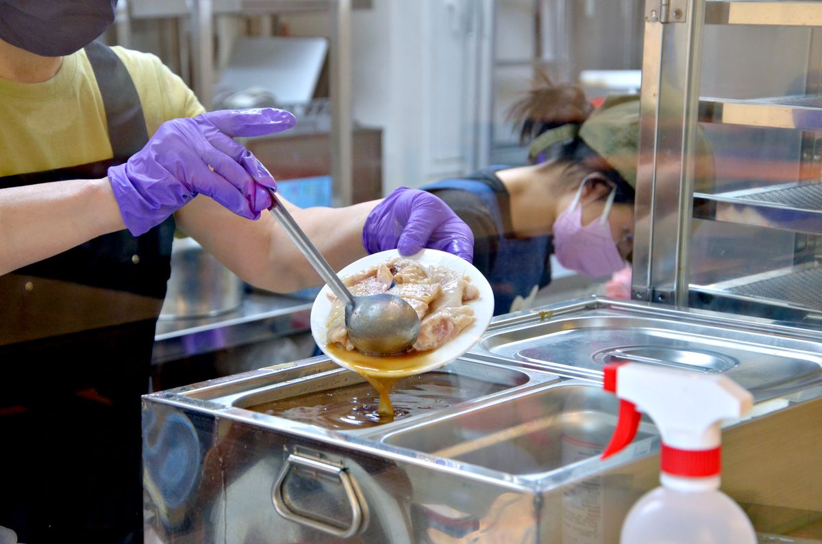 中和 獅埜火雞肉飯 嘉義老店古大灶直營 提供免費冷飲 捷運中原站4分鐘的午餐新選擇 - 第20張圖 中和 獅埜火雞肉飯 嘉義老店古大灶直營 提供免費冷飲 捷運中原站4分鐘的午餐新選擇