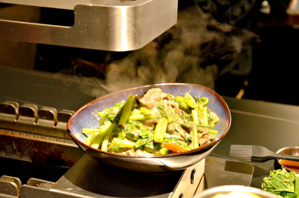 大安區美食推薦 羊騷殿忠孝店 自動燒烤串 沙茶炒羊肉 溫潤慢滷羊 紹興爆潮蛤 串燒熱炒聚餐暢飲超歡樂 - 第5張圖 大安區美食推薦 羊騷殿忠孝店 自動燒烤串 沙茶炒羊肉 溫潤慢滷羊 紹興爆潮蛤 串燒熱炒聚餐暢飲超歡樂