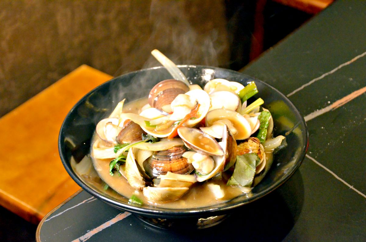 大安區美食推薦 羊騷殿忠孝店 自動燒烤串 沙茶炒羊肉 溫潤慢滷羊 紹興爆潮蛤 串燒熱炒聚餐暢飲超歡樂 - 第20張圖 大安區美食推薦 羊騷殿忠孝店 自動燒烤串 沙茶炒羊肉 溫潤慢滷羊 紹興爆潮蛤 串燒熱炒聚餐暢飲超歡樂