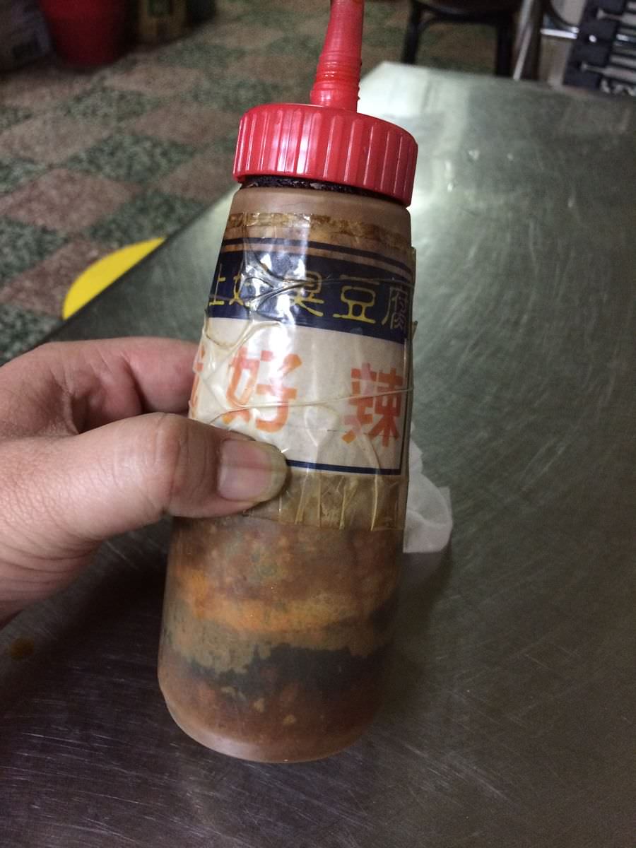 台北夜貓吃貨必訪!半夜肚子餓也有好選擇。5間台式深夜美食推薦。台北宵夜懶人包。最愛胖老闆誠意肉粥、好吃鹹水雞、旗魚新竹米粉 - 第11張圖