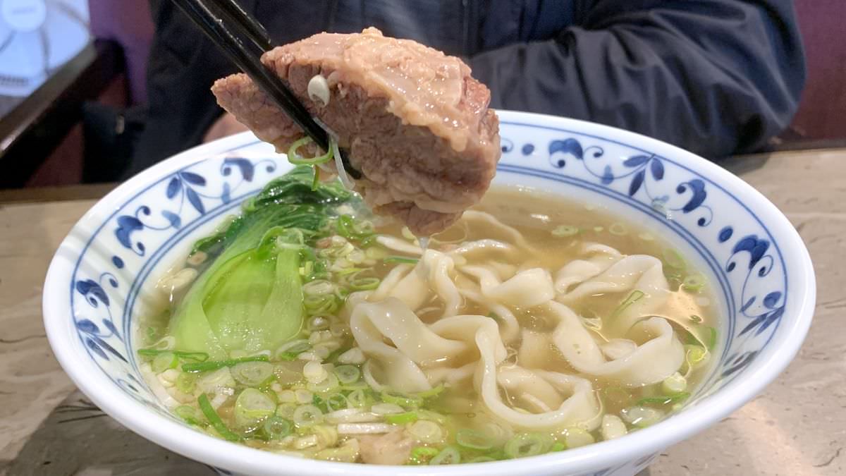 台北市南港區。Neverland Noodle Bar牛肉麵 || 手臂長浮誇牛小排牛肉麵超吸晴,南港必吃牛肉麵推薦 - 第13張圖
