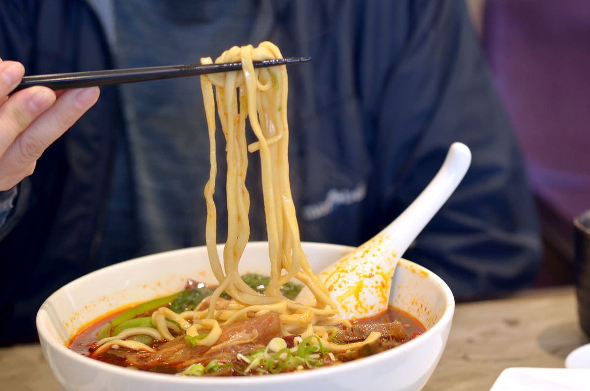 台北市南港區。Neverland Noodle Bar牛肉麵 || 手臂長浮誇牛小排牛肉麵超吸晴,南港必吃牛肉麵推薦 - 第21張圖