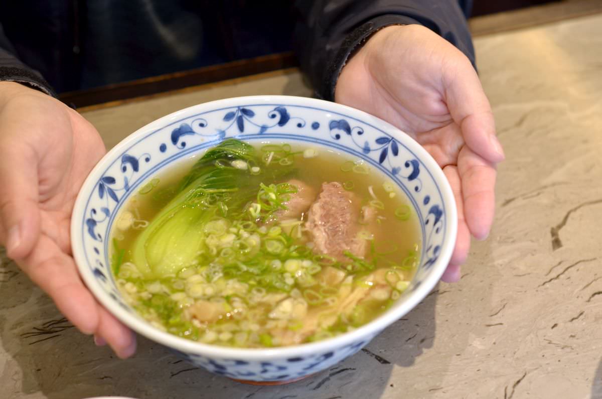 台北市南港區。Neverland Noodle Bar牛肉麵 || 手臂長浮誇牛小排牛肉麵超吸晴,南港必吃牛肉麵推薦 - 第17張圖