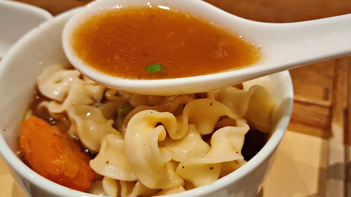 吃貨開箱。加油喜事牛肉麵/滷味 || 一吃就有喜事。武好呷滷味 和 慧牛肉麵,現在通通都吃的到啦 - 第8張圖