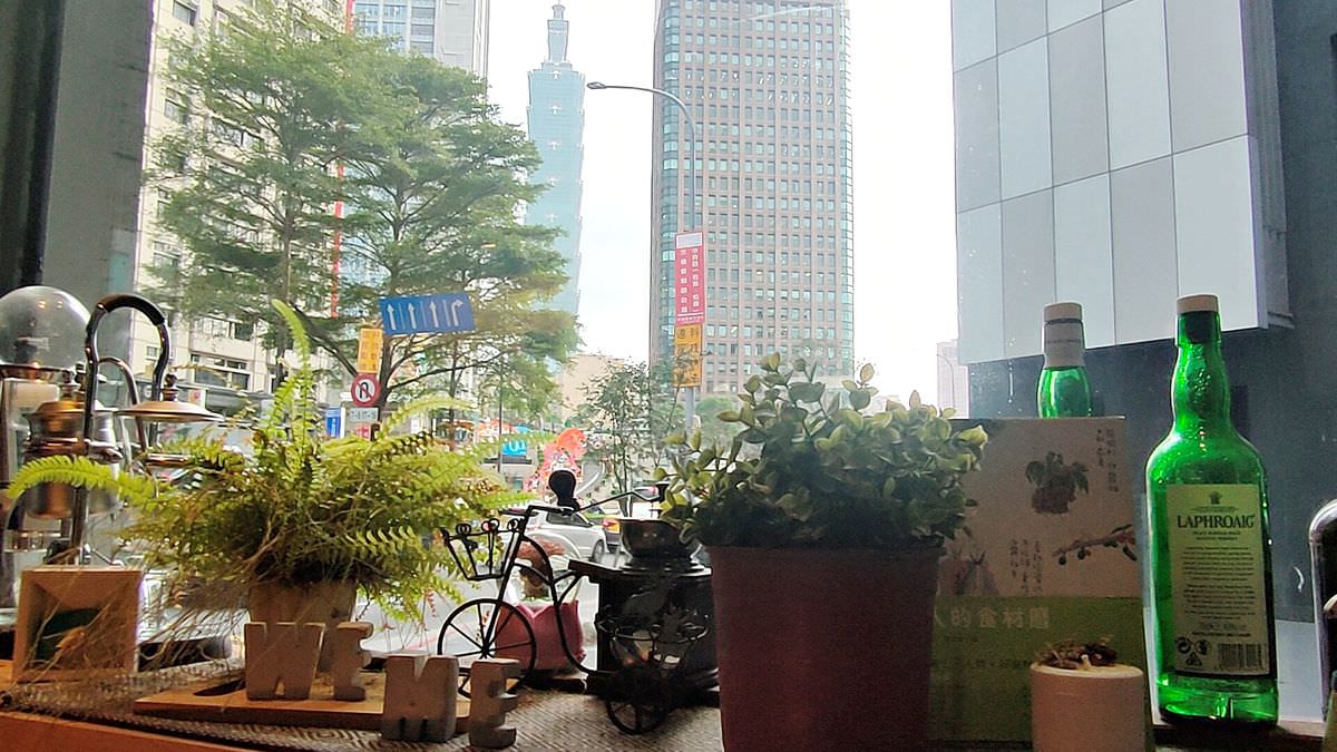 台北信義區。We&Me Cafe || 信義區早午餐全天侯享用,窗邊就能欣賞101大樓城市景色 - 第2張圖