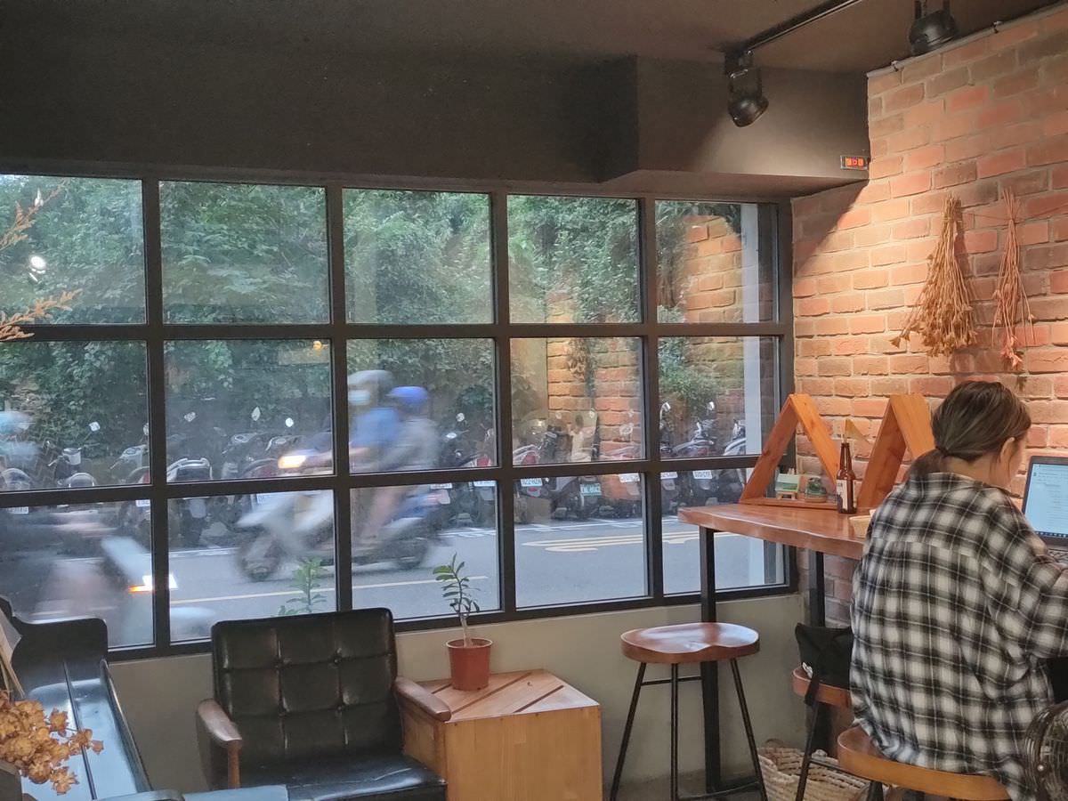 台北大安區。草泥CAFE || 結合小農特產與料理熱情製做美味餐點的療癒系咖啡店 - 第3張圖