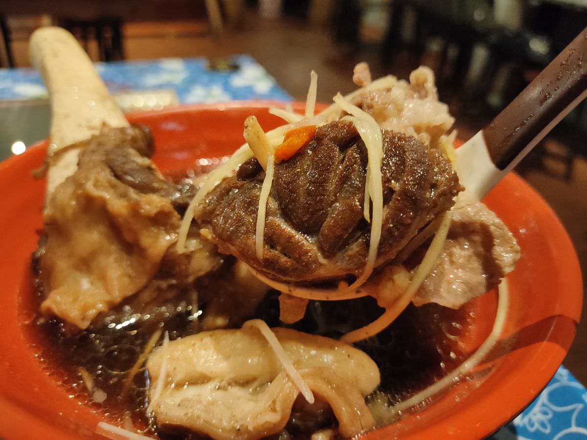 台北文山區。寶杏堂 || 走進台灣懷舊時光,必吃手切滷肉飯溫補羊肉湯 - 第15張圖