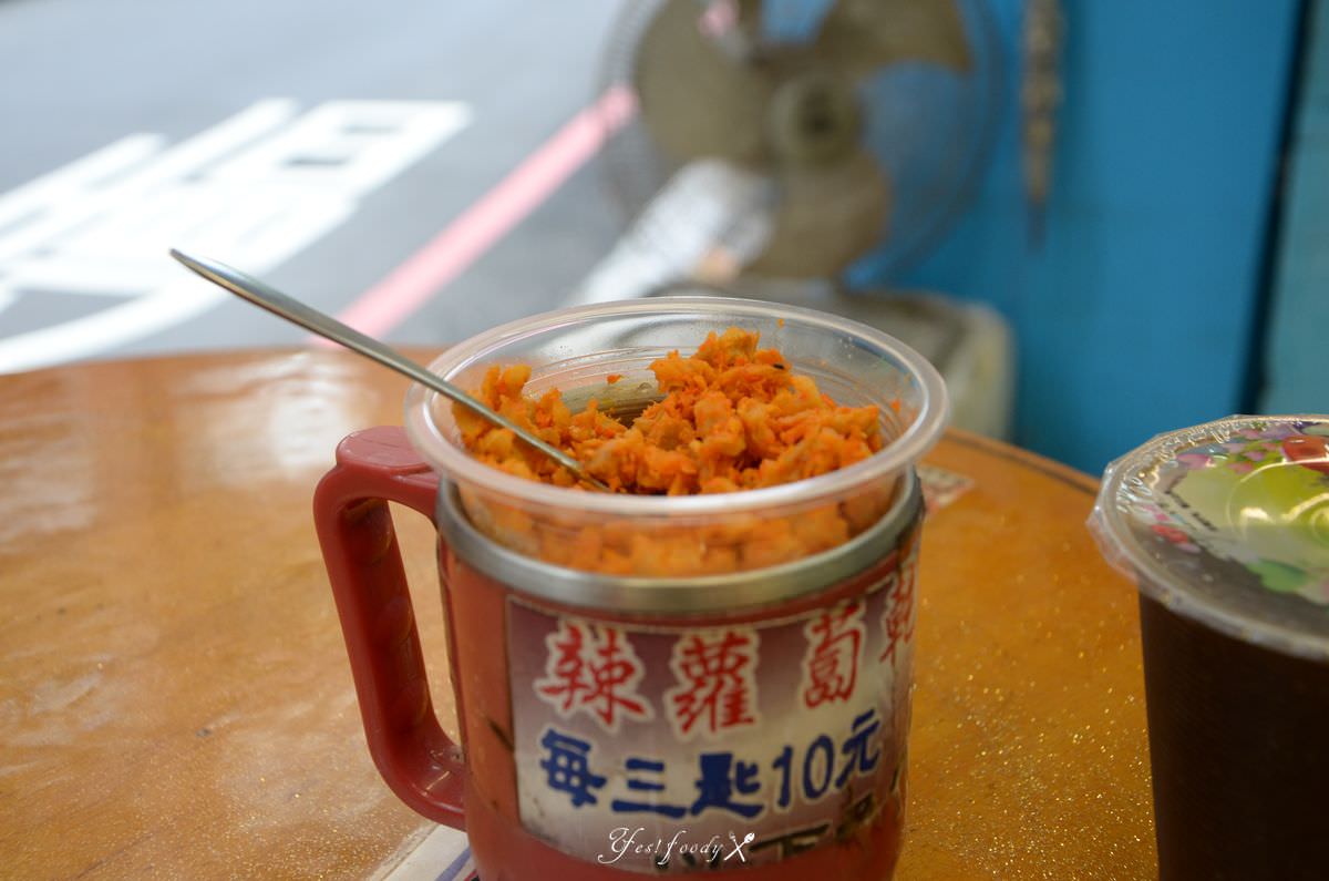 新北新店區。炳宏甘蔗麵線 || 用甘蔗大骨打造甜美湯底,配上香Q滷大腸和鮮美蚵仔的台味小吃 - 第5張圖