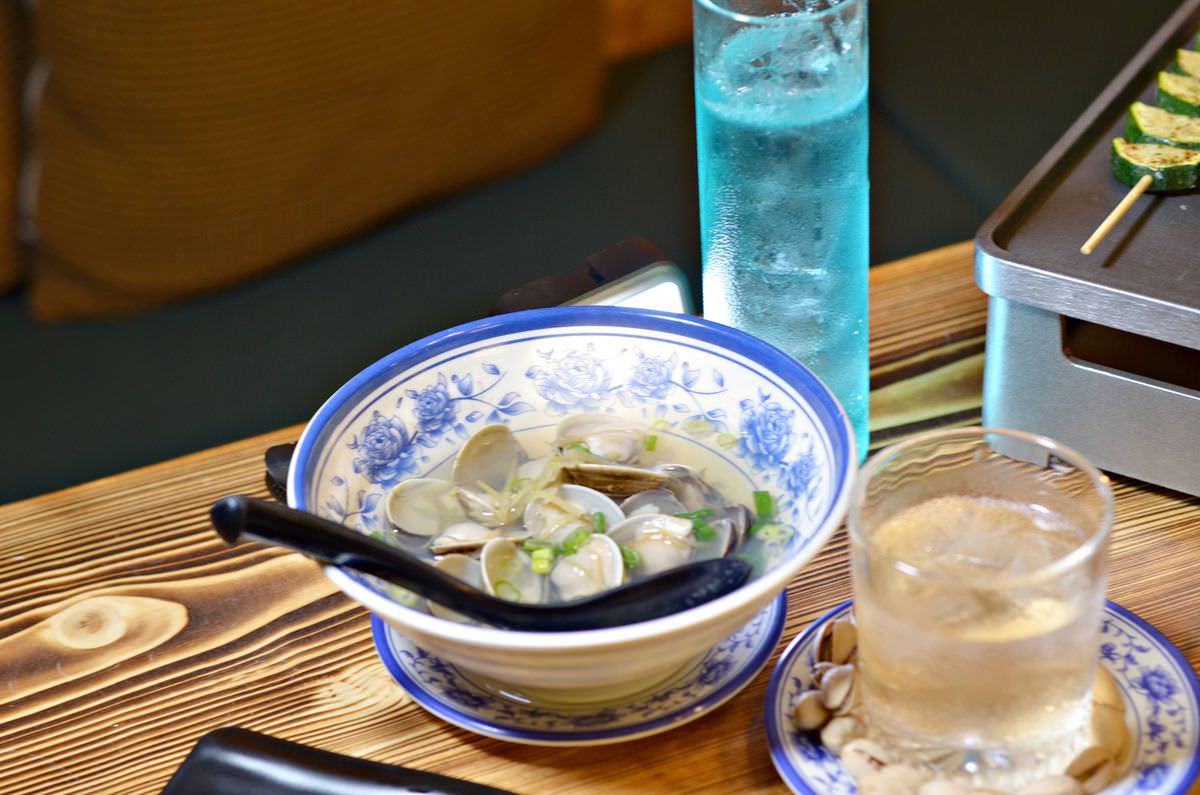 新北市中和區。醇串食代 || 台式復古裝潢童趣滿點居酒屋。忙碌一天後吃個串燒與美酒放鬆身心吧 - 第37張圖