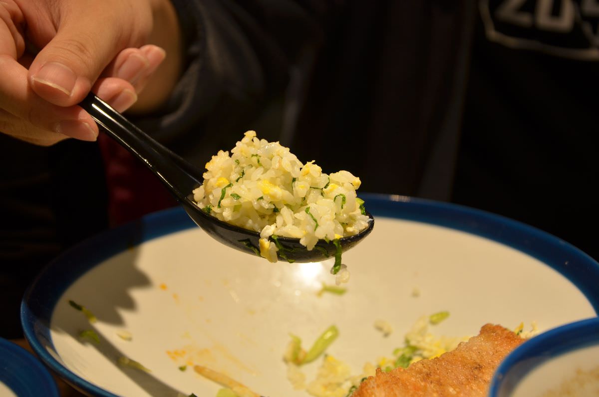 新北新店區。春至 麻辣大師 || 香麻濃郁涮嘴湯頭，飯麵功夫小菜都好吃，嗜辣吃貨還可挑戰隱藏版魔鬼椒辣度美味