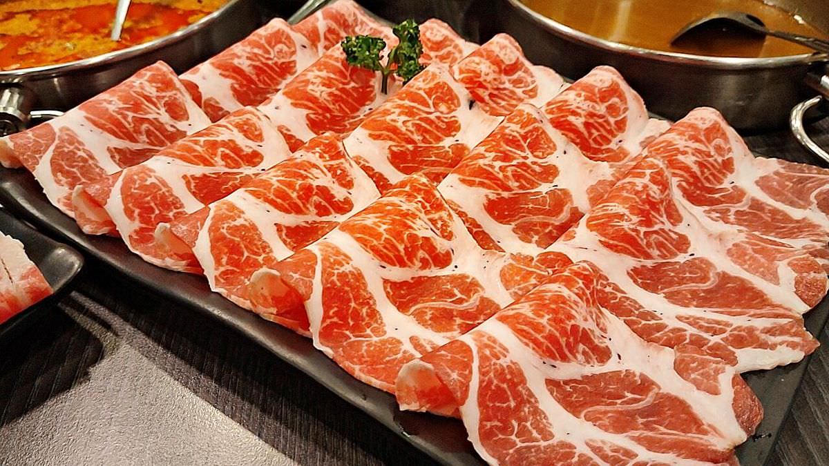 台北市萬華區。94咖哩孃-萬大鍋物店 || 獨門特製咖哩湯頭,悠閒享用慢活鍋物、蔬食自助吧吃到飽 - 第17張圖
