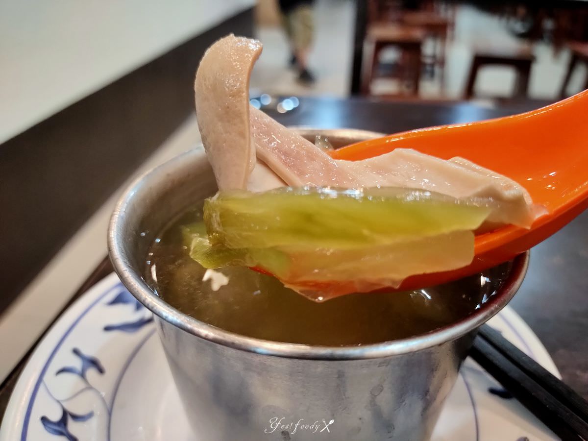 台北延三夜市。大橋頭滷肉飯||鹹香入味的焢肉與滷肉飯 - 第5張圖