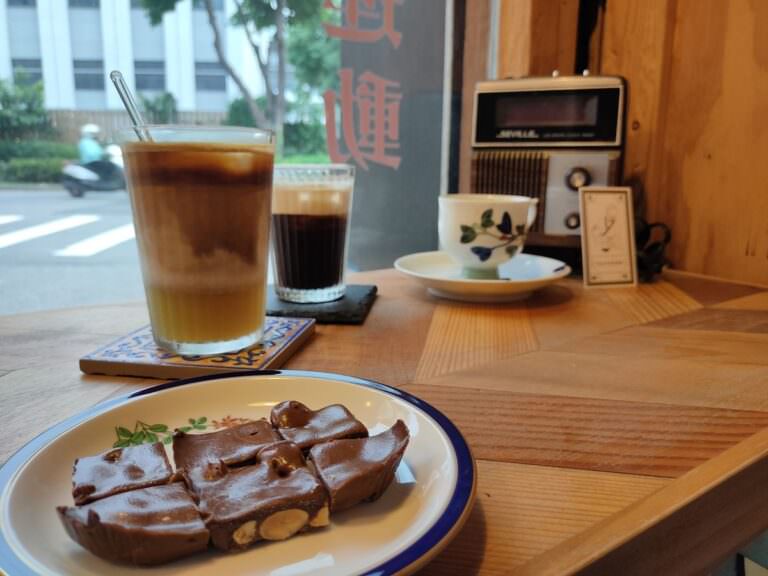 台北中山區。德佈咖啡Debut Cafe || 不限時復古風情咖啡廳 - 第20張圖