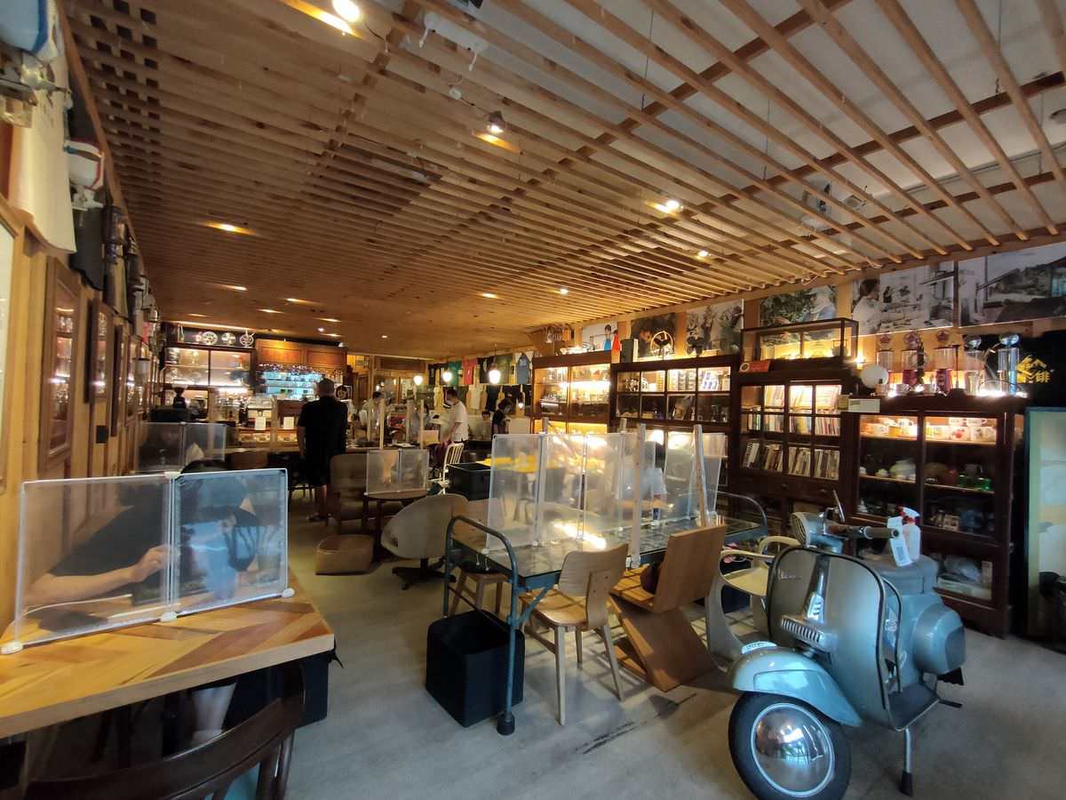 台北中山區。德佈咖啡Debut Cafe || 不限時復古風情咖啡廳 - 第2張圖