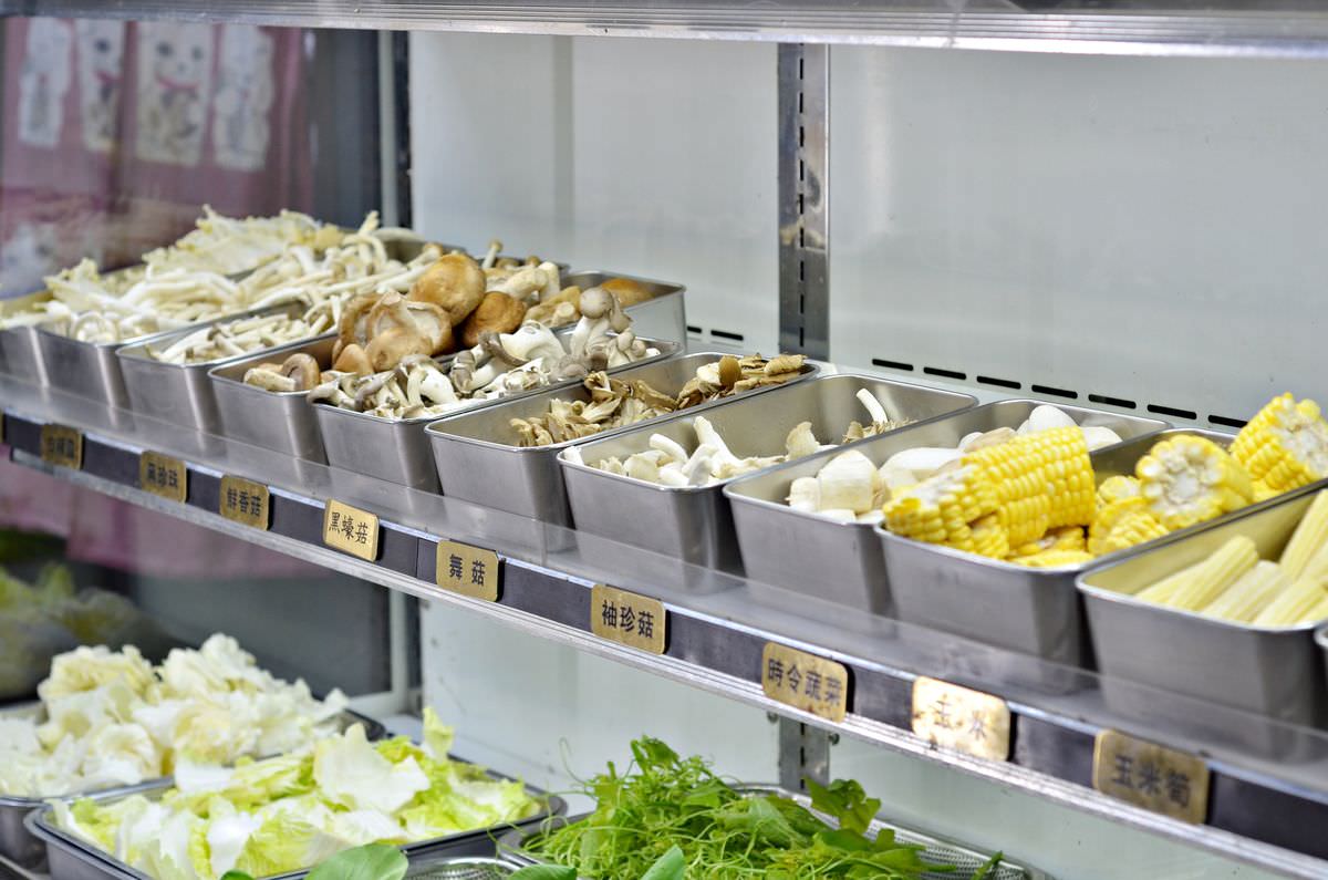 台北文山區。鼎豐麻辣鴛鴦火鍋 || 火烤兩吃百種食材霸氣供應,公館吃到飽聚餐好選擇 - 第27張圖 台北文山區。鼎豐麻辣鴛鴦火鍋 || 火烤兩吃百種食材霸氣供應,公館吃到飽聚餐好選擇