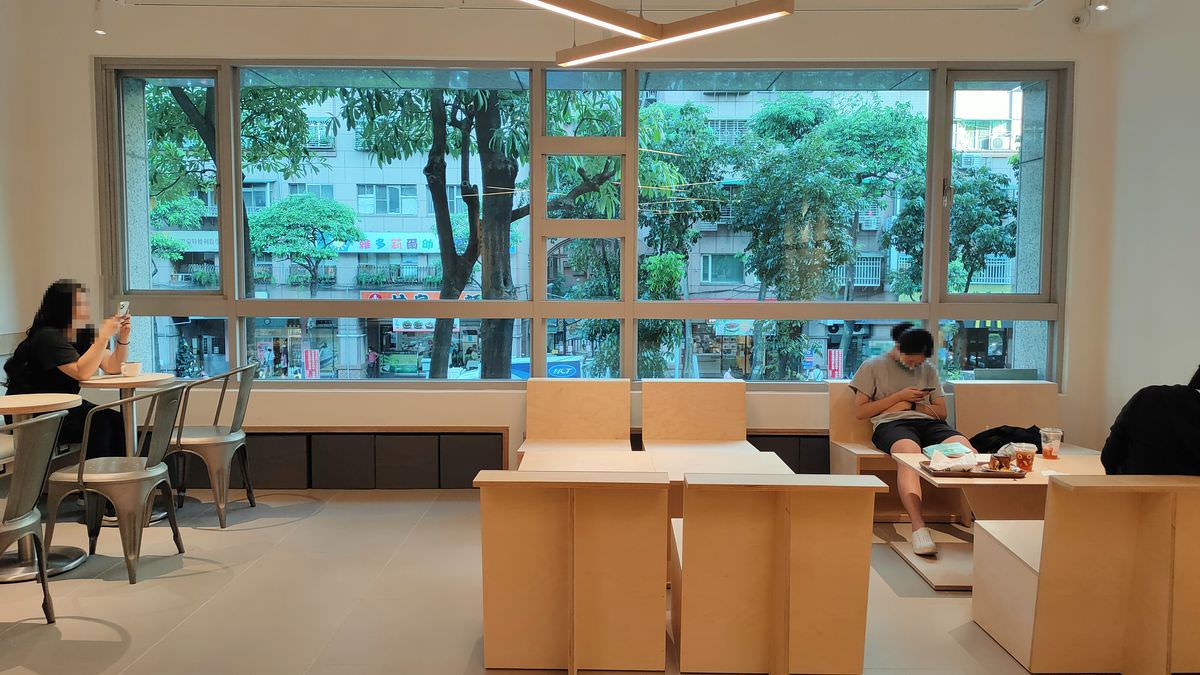 新北土城區。Dreamers Coffee Roasters 土城金城店 || 咖啡與糕點都美味。工作控最愛的不限時,有許多插座的咖啡廳 - 第6張圖