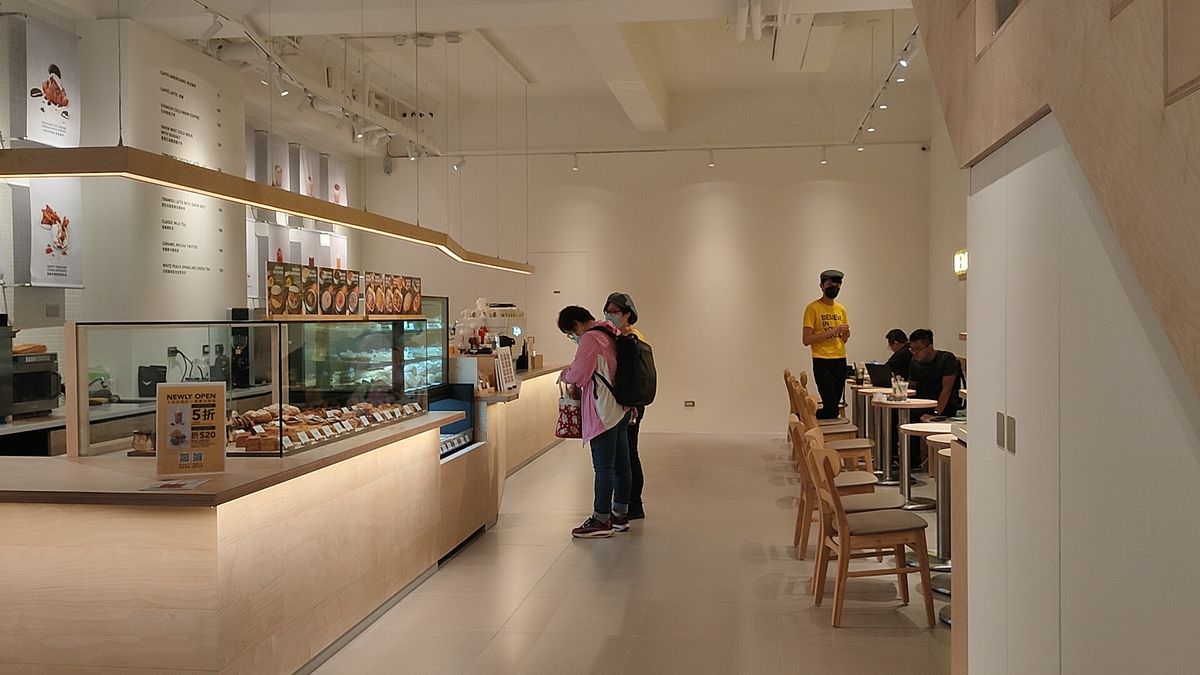 新北土城區。Dreamers Coffee Roasters 土城金城店 || 咖啡與糕點都美味。工作控最愛的不限時,有許多插座的咖啡廳 - 第2張圖