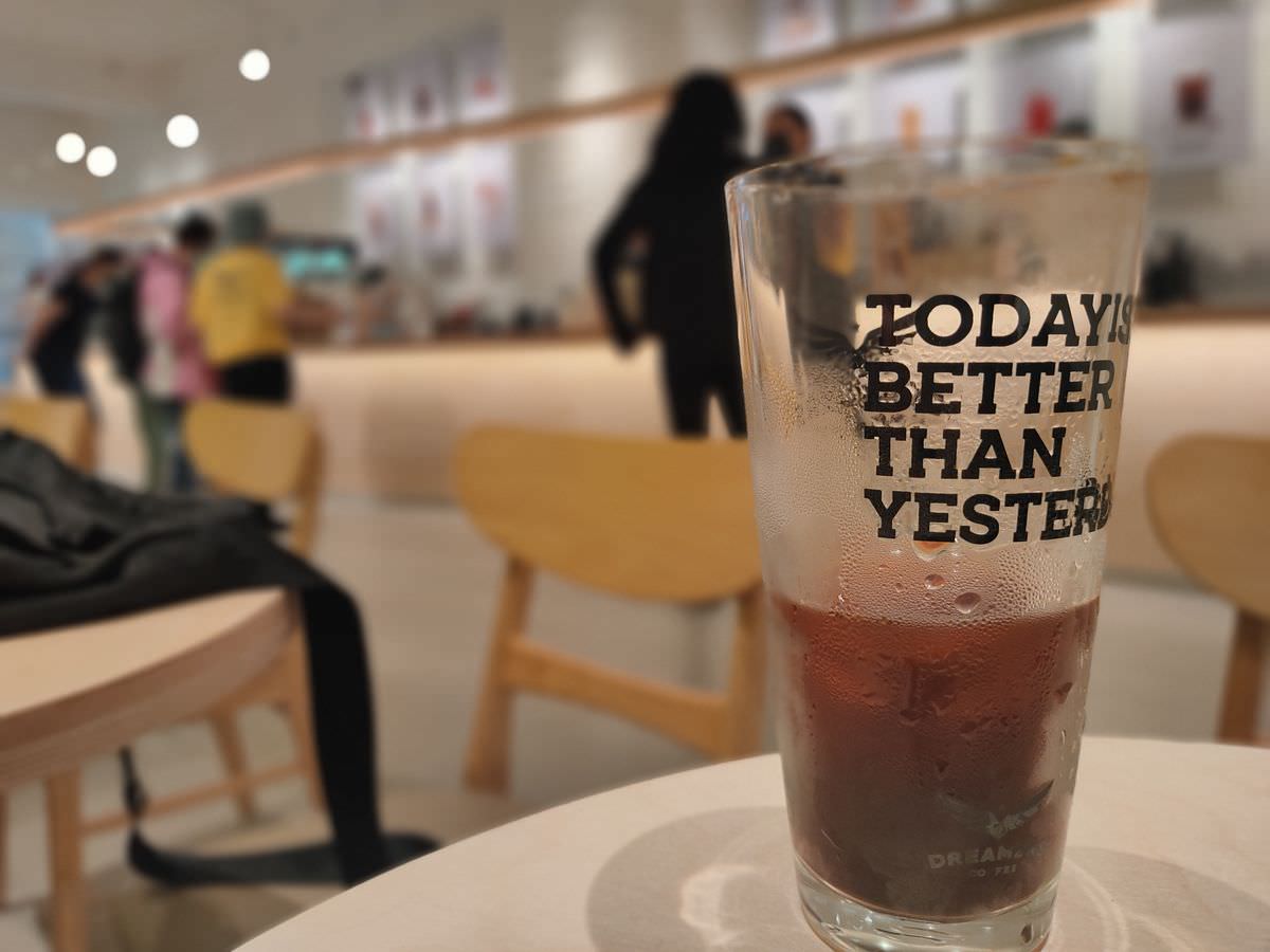新北土城區。Dreamers Coffee Roasters 土城金城店 || 咖啡與糕點都美味。工作控最愛的不限時,有許多插座的咖啡廳 - 第11張圖