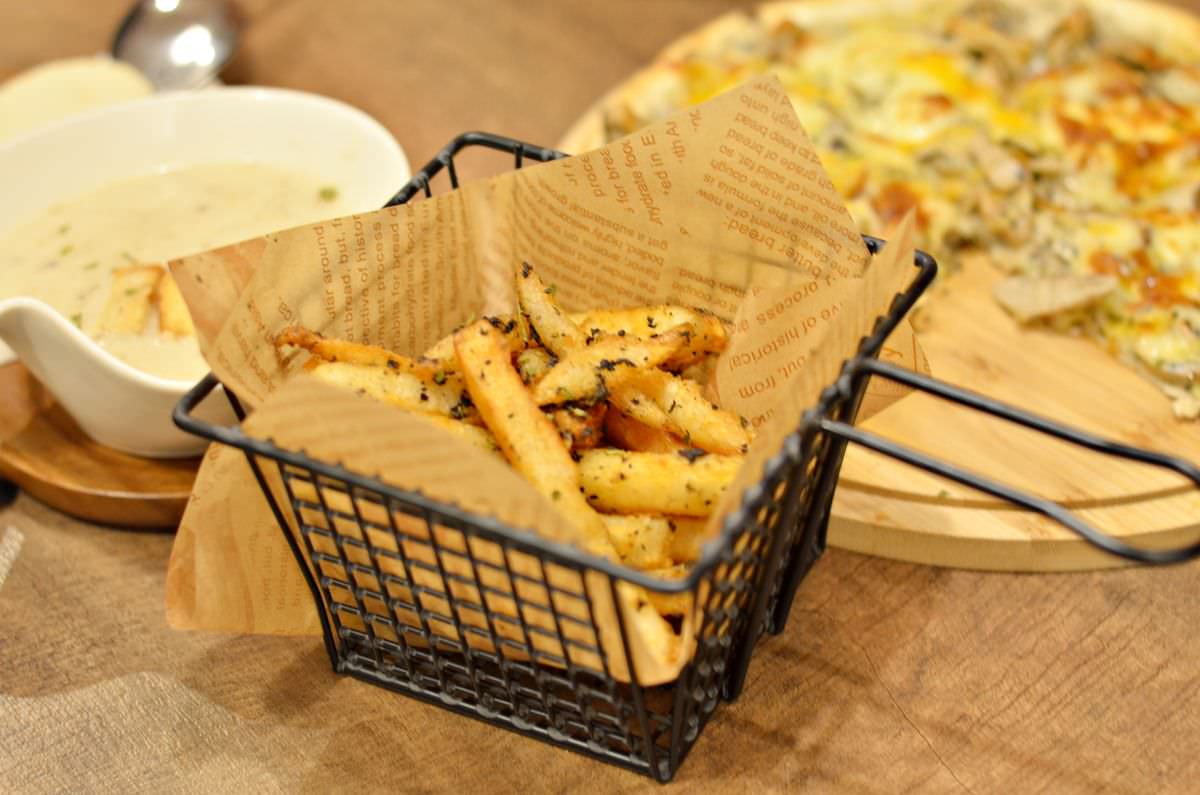 台北信義區。曉拾光義式餐廳 || 美味PIZZA、義大利麵與小農花茶,鄉村風格聚餐好選擇 - 第28張圖 台北信義區。曉拾光義式餐廳 || 美味PIZZA、義大利麵與小農花茶,鄉村風格聚餐好選擇
