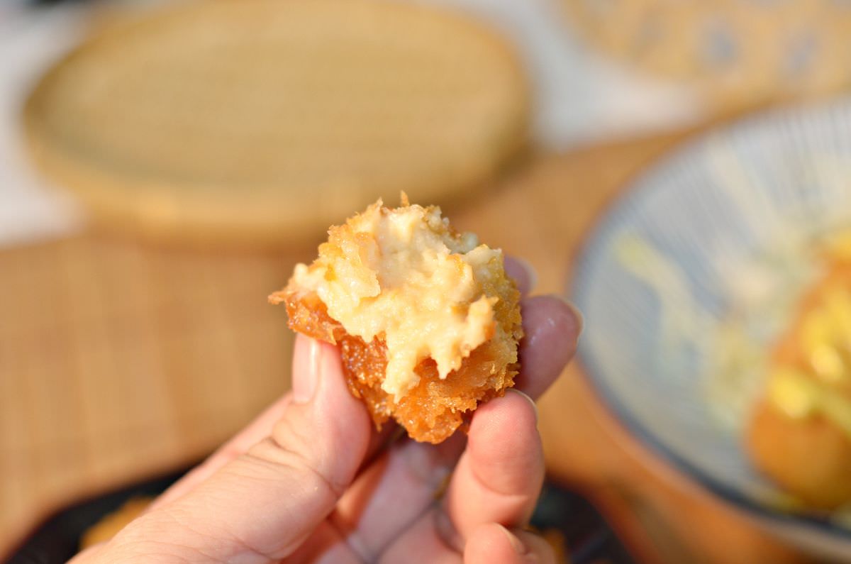 吃貨開箱。えびab炸物 || 日式海鮮生乳可樂餅。加入尚青海味與大山牧場生乳起司的涮嘴可樂餅 - 第9張圖