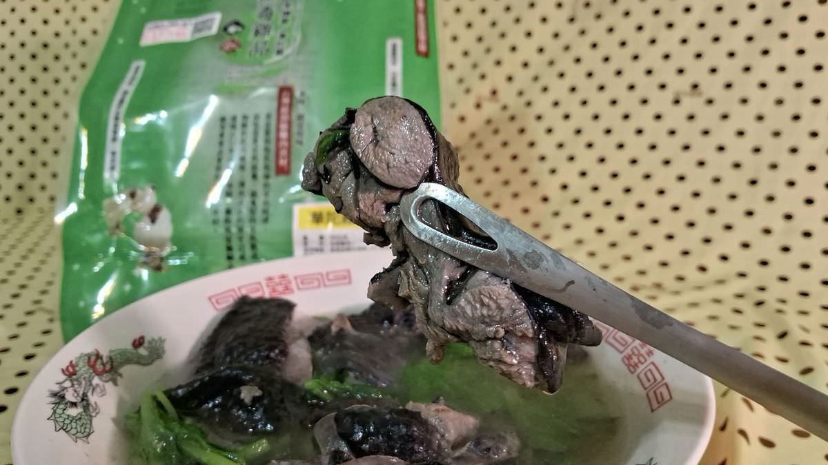 吃貨開箱。巧活食品 || 大廚料理方便菜,華陀雞去骨雞腿肉+川味花椒雞肉香腸+能量豬紅糟肉排!讓吃貨品味到健康與美味的結合!圍爐年菜單品推薦 - 第5張圖