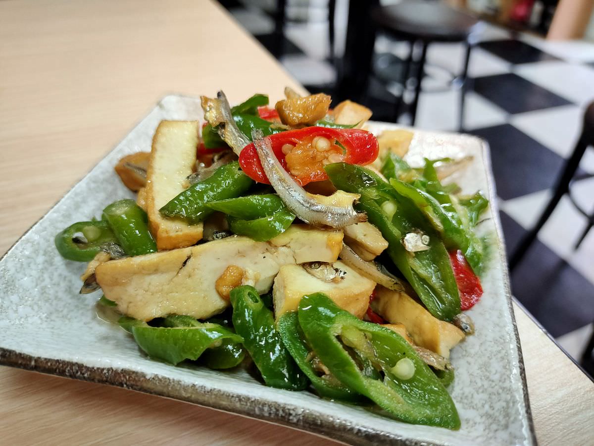 新北新店區。嗑餃子 || 碧潭旁的巨大爆汁韭黃鍋貼 - 第22張圖