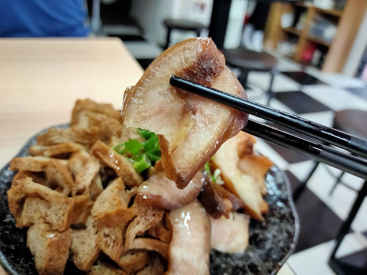 新北新店區。嗑餃子 || 碧潭旁的巨大爆汁韭黃鍋貼 - 第18張圖