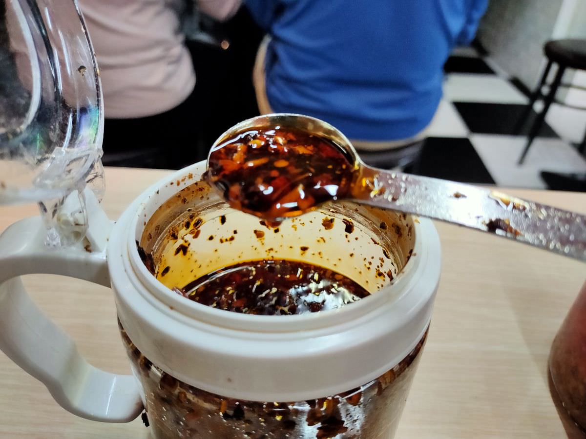 新北新店區。嗑餃子 || 碧潭旁的巨大爆汁韭黃鍋貼 - 第24張圖