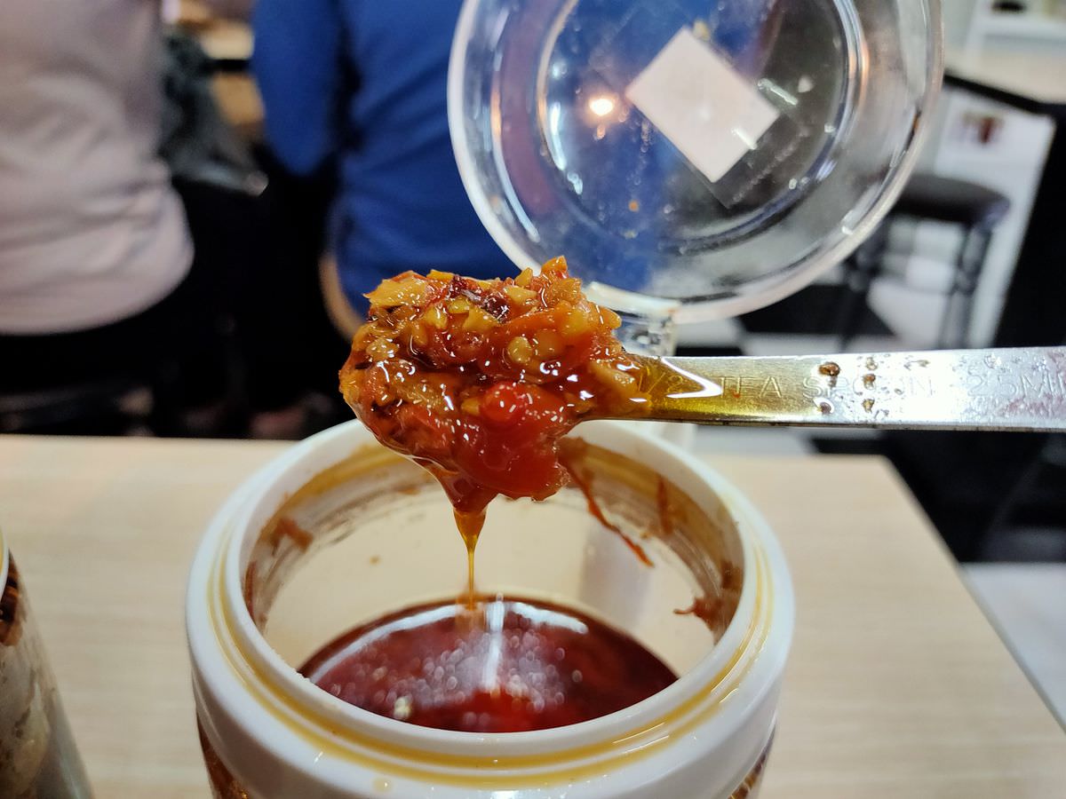 新北新店區。嗑餃子 || 碧潭旁的巨大爆汁韭黃鍋貼 - 第23張圖