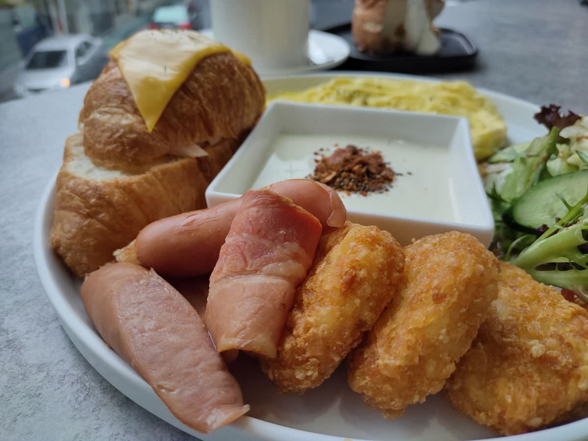 台北大安區。失物招領咖啡館 Lost and Found it cafe(已歇業) || 隱身在二樓的白色空間,藏滿美味甜點與飲品的好所在 - 第8張圖
