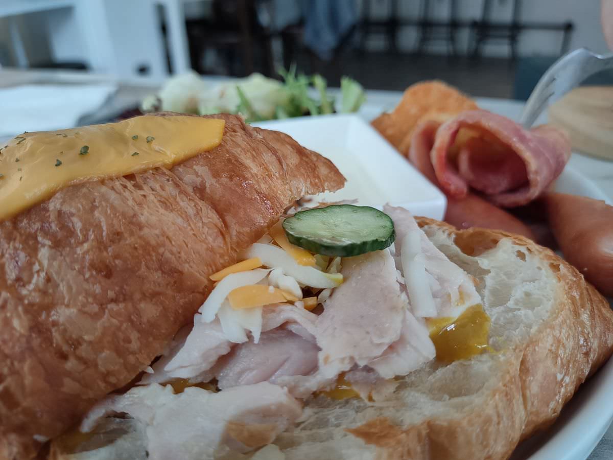 台北大安區。失物招領咖啡館 Lost and Found it cafe(已歇業) || 隱身在二樓的白色空間,藏滿美味甜點與飲品的好所在 - 第6張圖