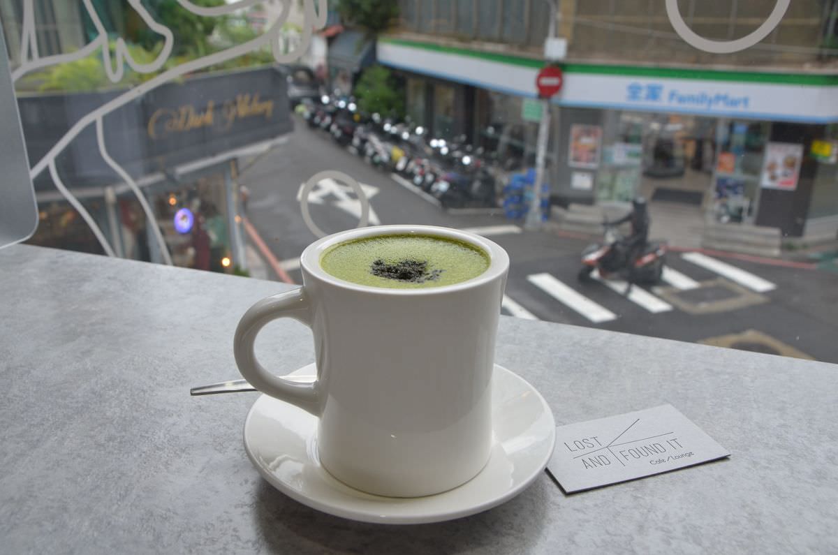台北大安區。失物招領咖啡館 Lost and Found it cafe(已歇業) || 隱身在二樓的白色空間,藏滿美味甜點與飲品的好所在 - 第10張圖