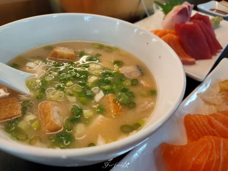 台北市大同區。丸隆生魚行 || 隱藏在大稻埕永樂市場中的日式料理,平價新鮮海味 - 第9張圖 丸隆生魚行-味噌湯