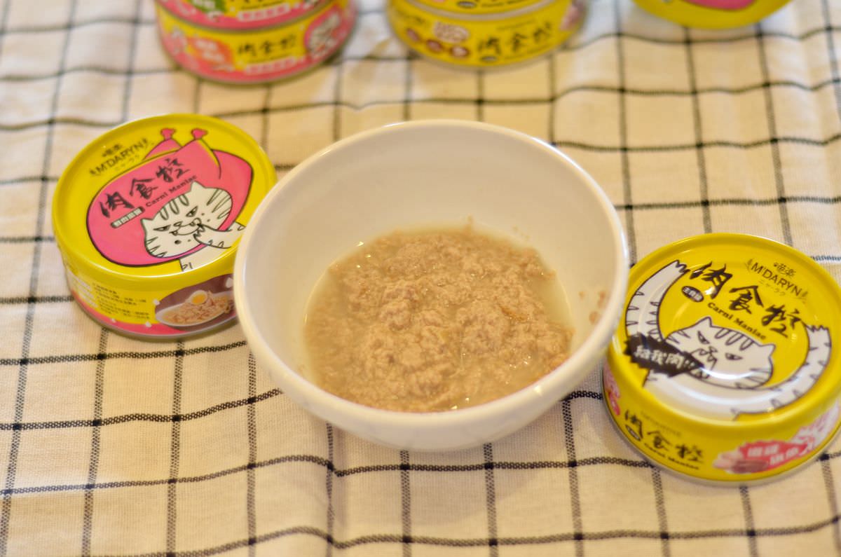 寵物開箱。喵樂肉食控 || 98%鮮肉含量與雞高湯,優質動物蛋白滿點,讓貓主子開心大口爽吃的超高含肉量貓罐開箱 - 第8張圖