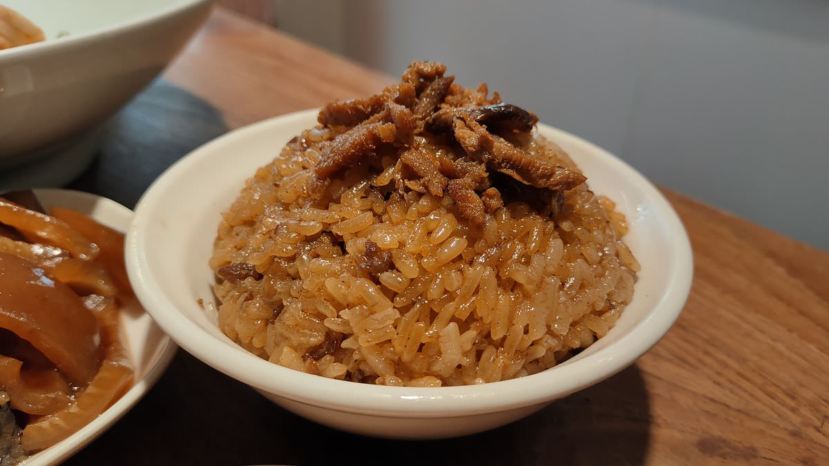 台北市中正區。雙月食品社(青島分店) || 功夫湯品好迷人,必吃米其林必比登推薦餐廳 - 第9張圖