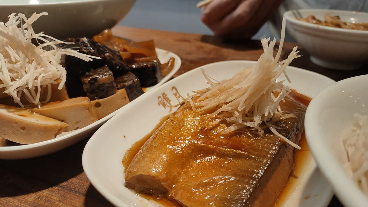 台北市中正區。雙月食品社(青島分店) || 功夫湯品好迷人,必吃米其林必比登推薦餐廳 - 第22張圖