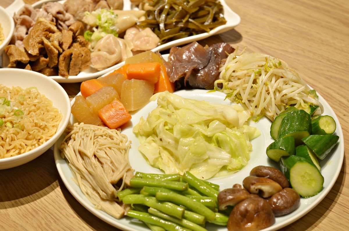 台北大安區。雙月食品社-森林公園店 || 宵夜也能吃到米其林必比登推薦暖心湯品與滷味好料理 - 第11張圖