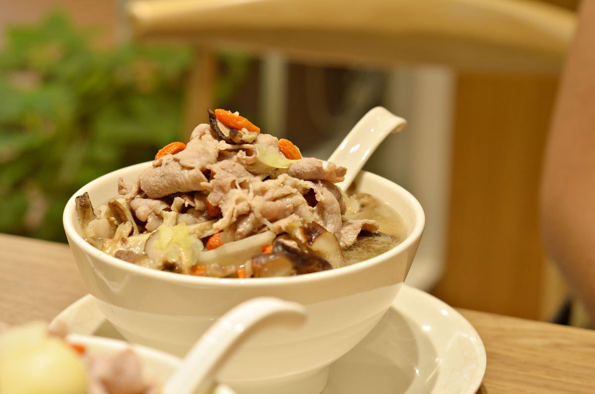 台北大安區。雙月食品社-森林公園店 || 宵夜也能吃到米其林必比登推薦暖心湯品與滷味好料理 - 第7張圖
