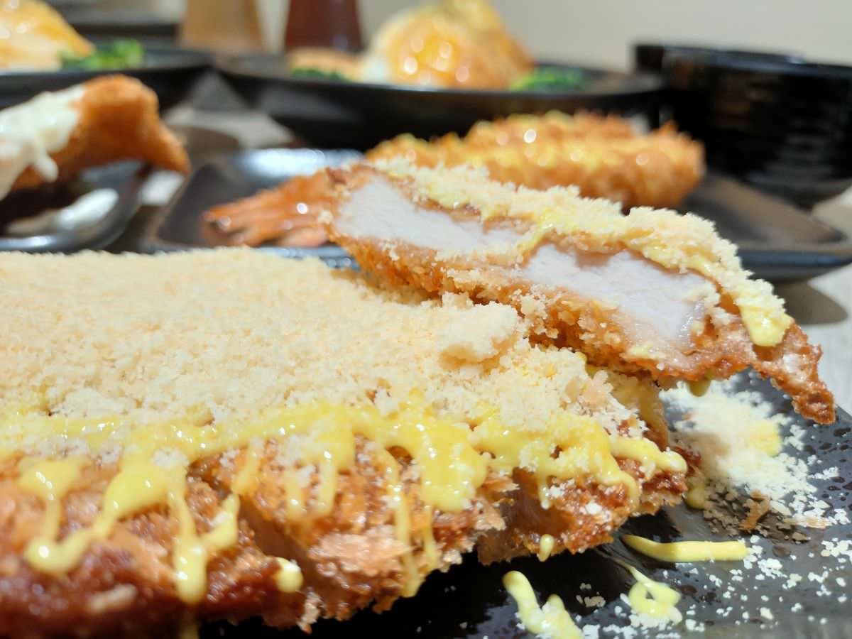 新北新店區。迎食流咖哩/蓋飯 || 貓奴必訪11只貓店長的日式咖哩店。大坪林站2號出口一分鐘就到 - 第11張圖