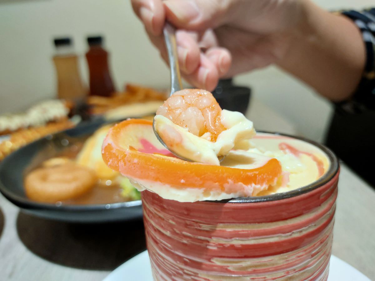 新北新店區。迎食流咖哩/蓋飯 || 貓奴必訪11只貓店長的日式咖哩店。大坪林站2號出口一分鐘就到 - 第14張圖