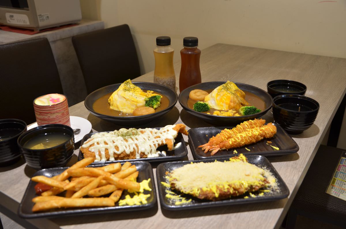新北新店區。迎食流咖哩/蓋飯 || 貓奴必訪11只貓店長的日式咖哩店。大坪林站2號出口一分鐘就到 - 第4張圖
