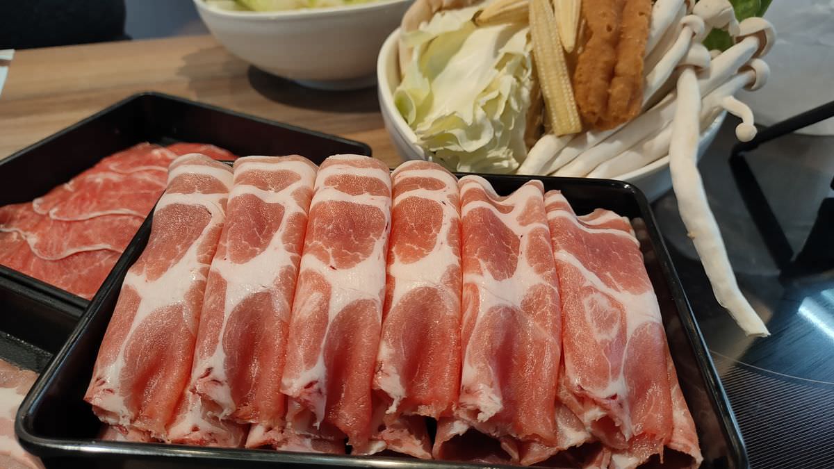 新北市中和區。食尚吃到飽涮涮鍋 || 肉肉控快來征服霸王肉山,中和吃到飽火鍋8款嚴選原肉現點現切無限爽吃 - 第8張圖