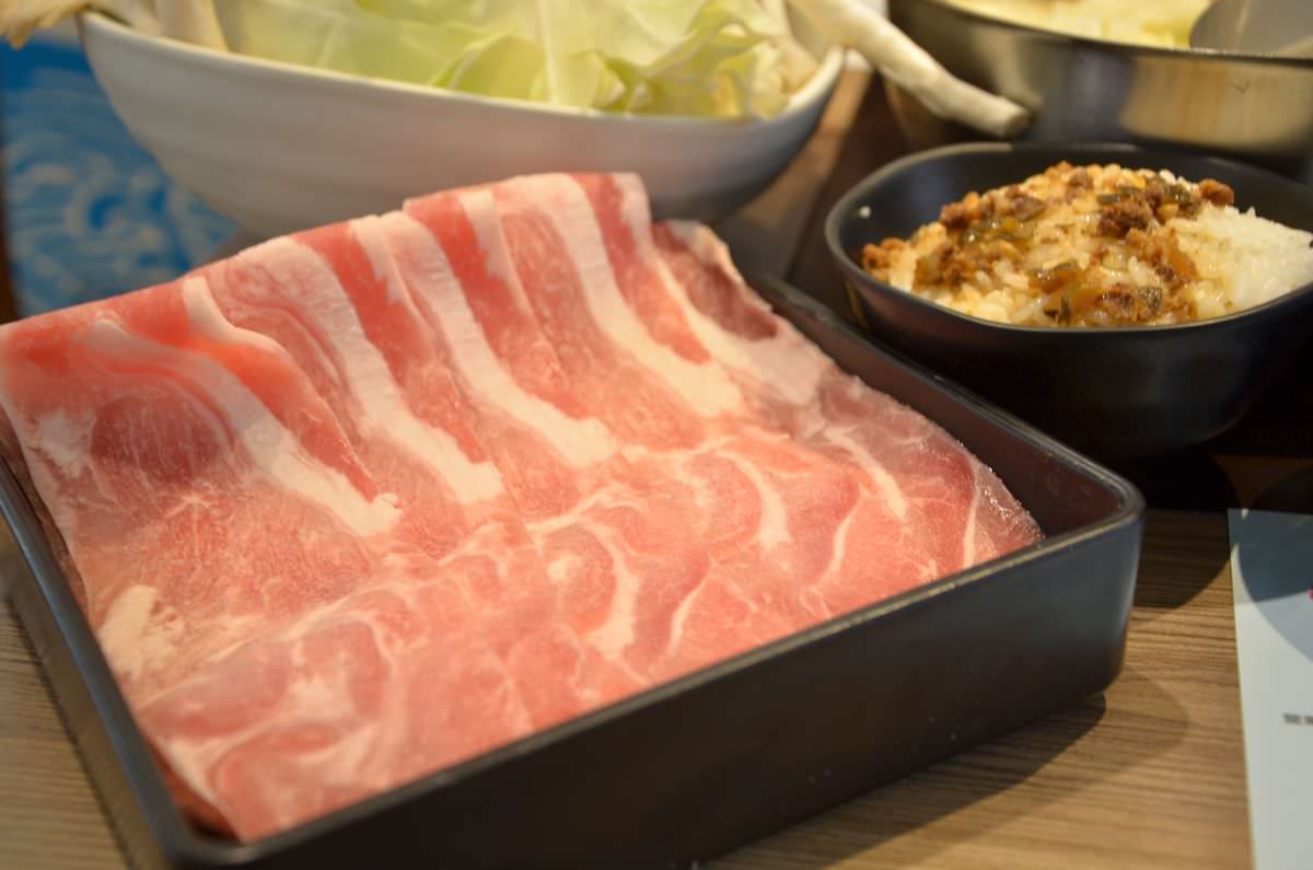 新北市中和區。食尚吃到飽涮涮鍋 || 肉肉控快來征服霸王肉山,中和吃到飽火鍋8款嚴選原肉現點現切無限爽吃 - 第15張圖